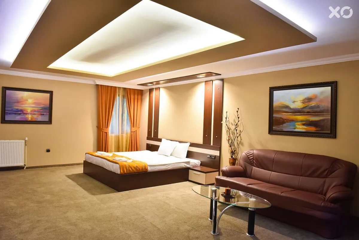 Rothmans Hotel