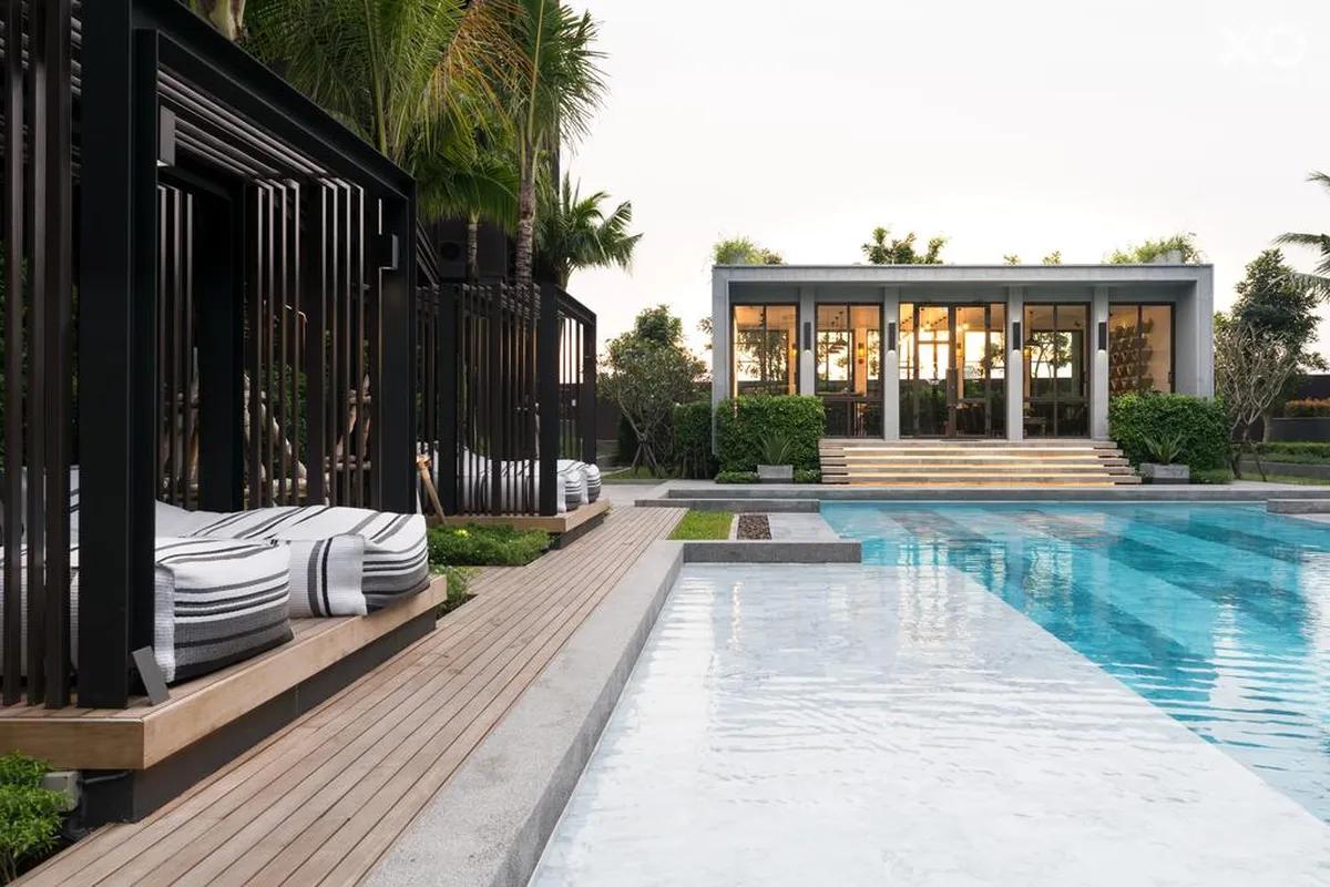Saturdays Residence