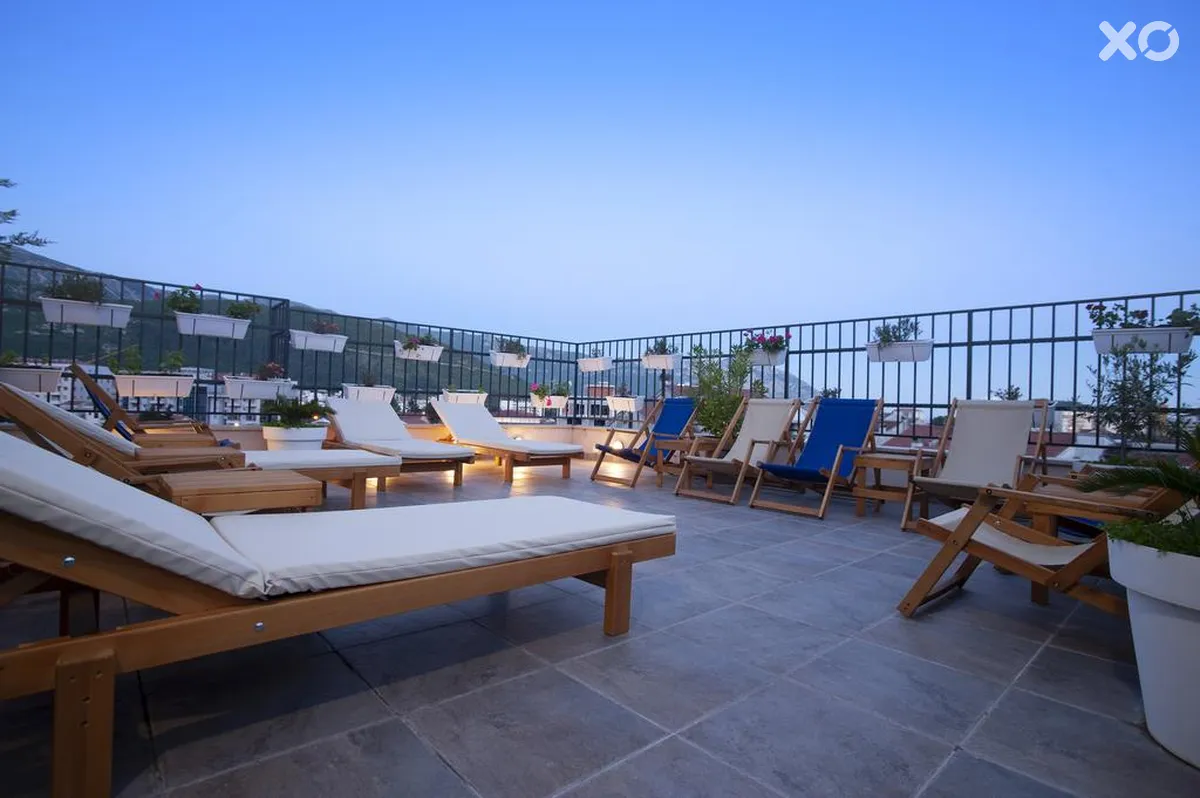 Twelve Hotel