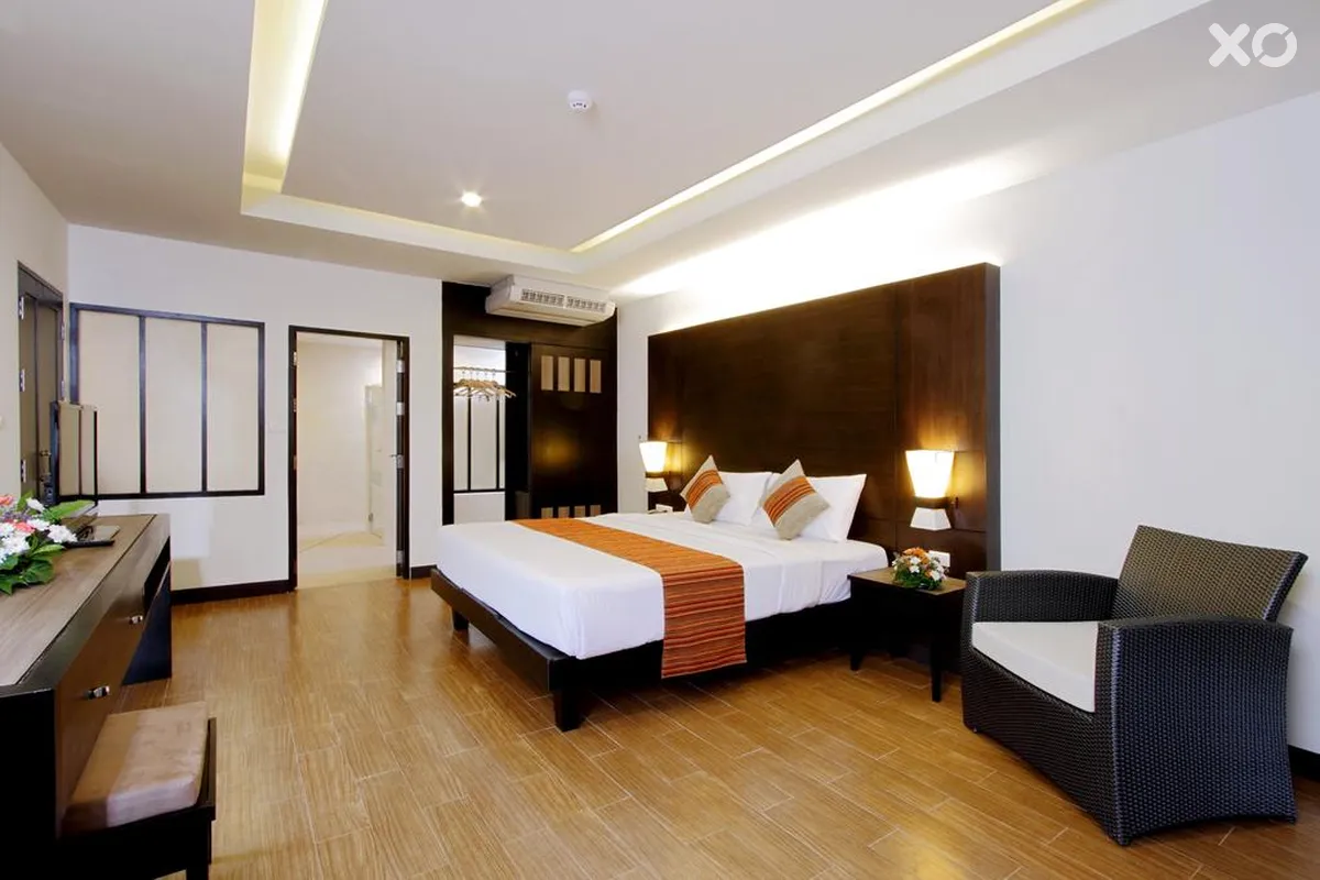 Kata Sea Breeze Resort
