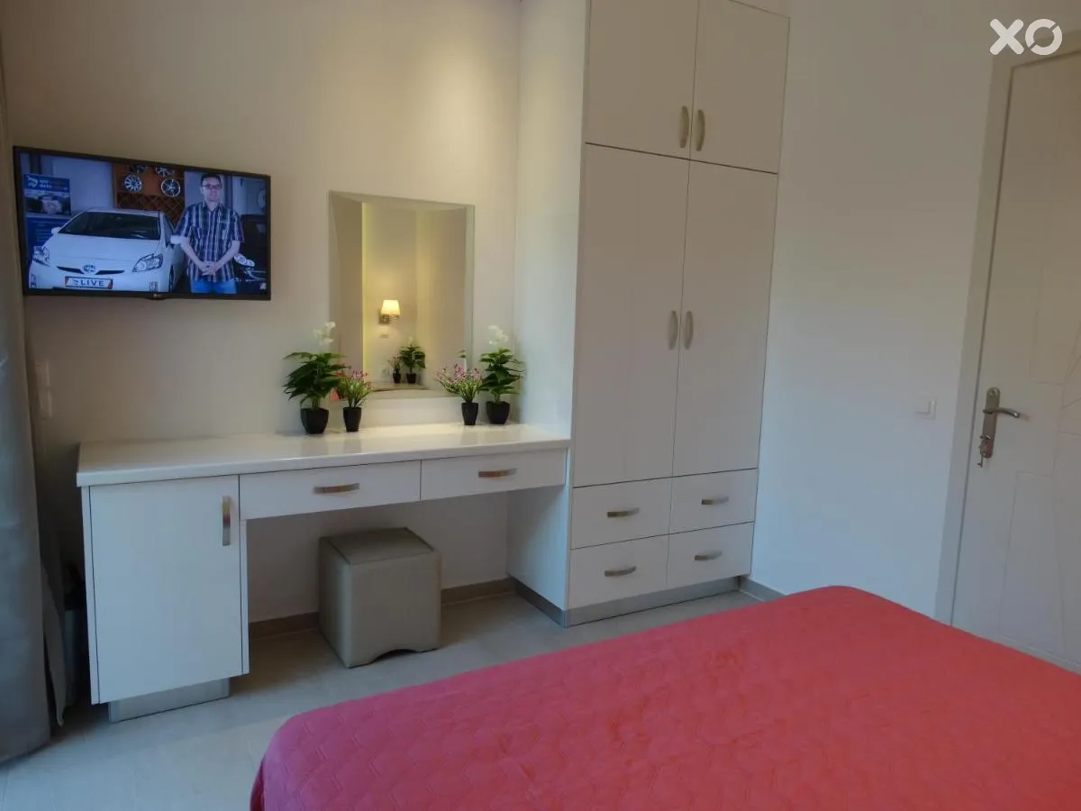 Makis Louvlis Apartments & Studios