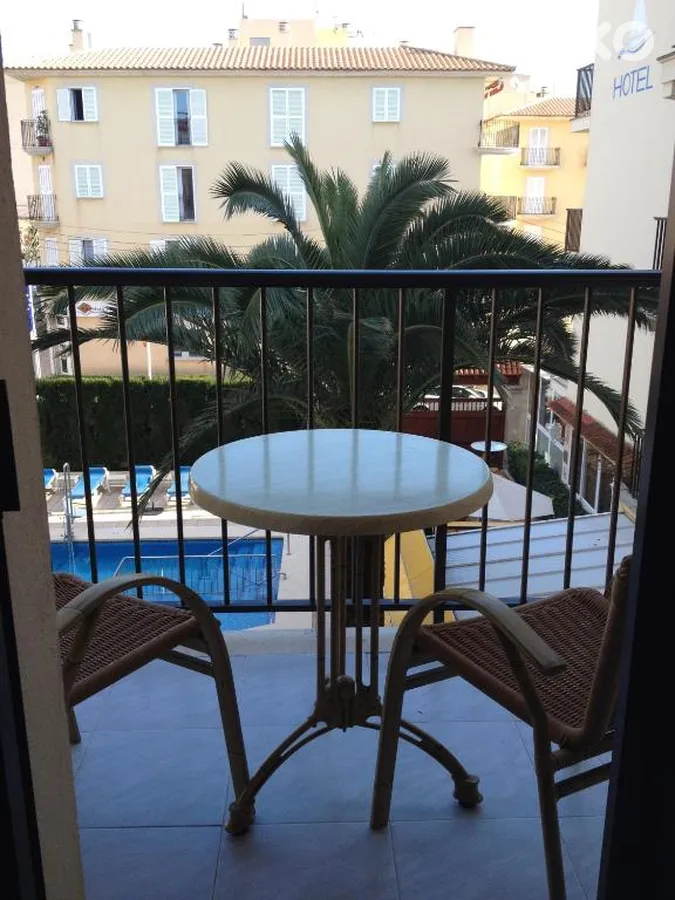 Amoros Hotel