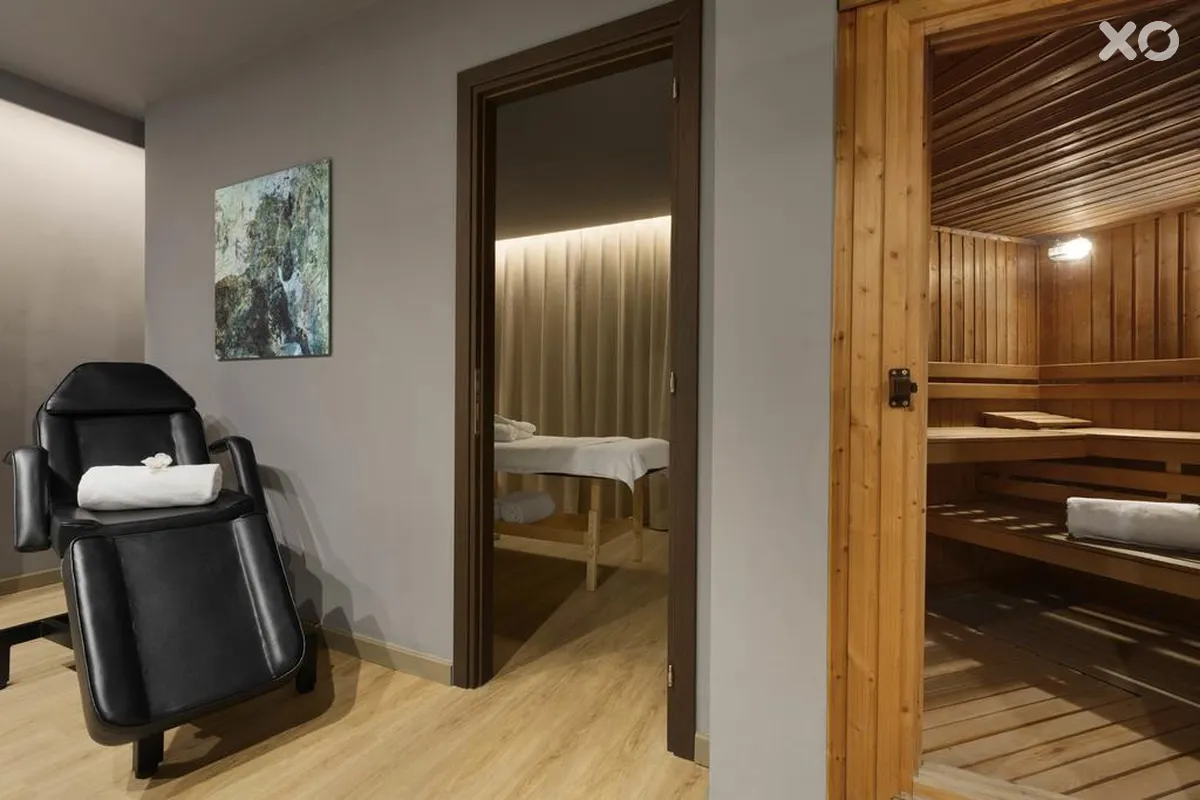 Wyndham Grand Athens Hotel