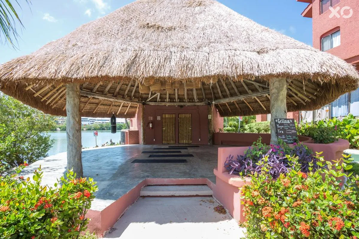 Selina Cancun Laguna