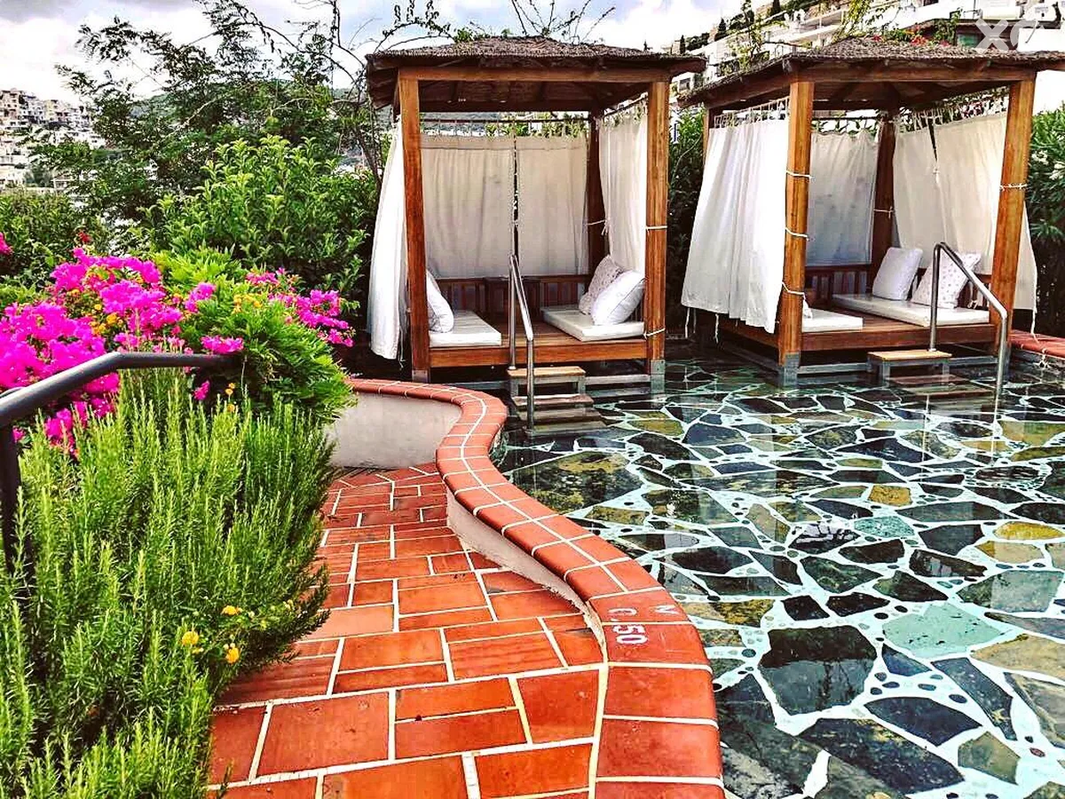 El Vino Hotel & Suites