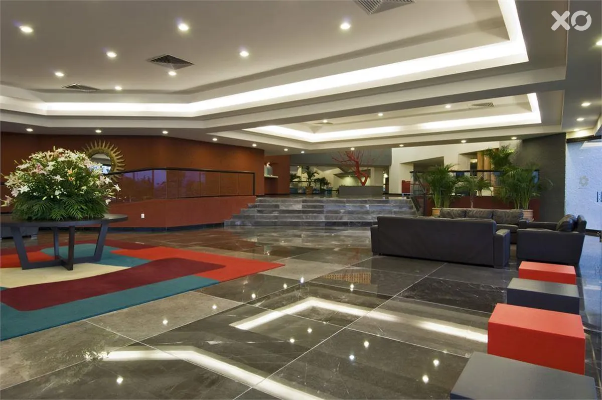 Grand Oasis Palm