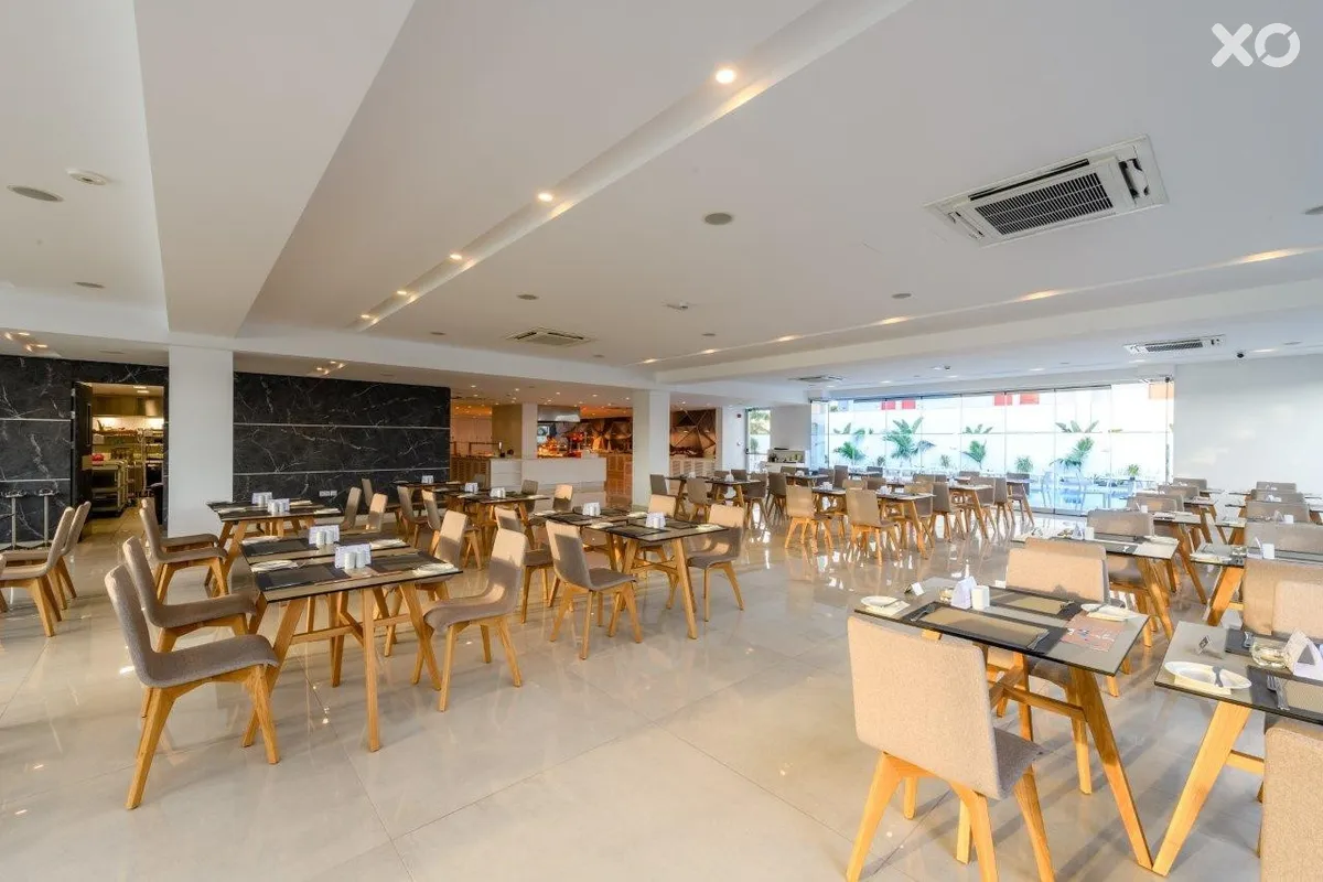 Seasons Tasia Maris Hotel