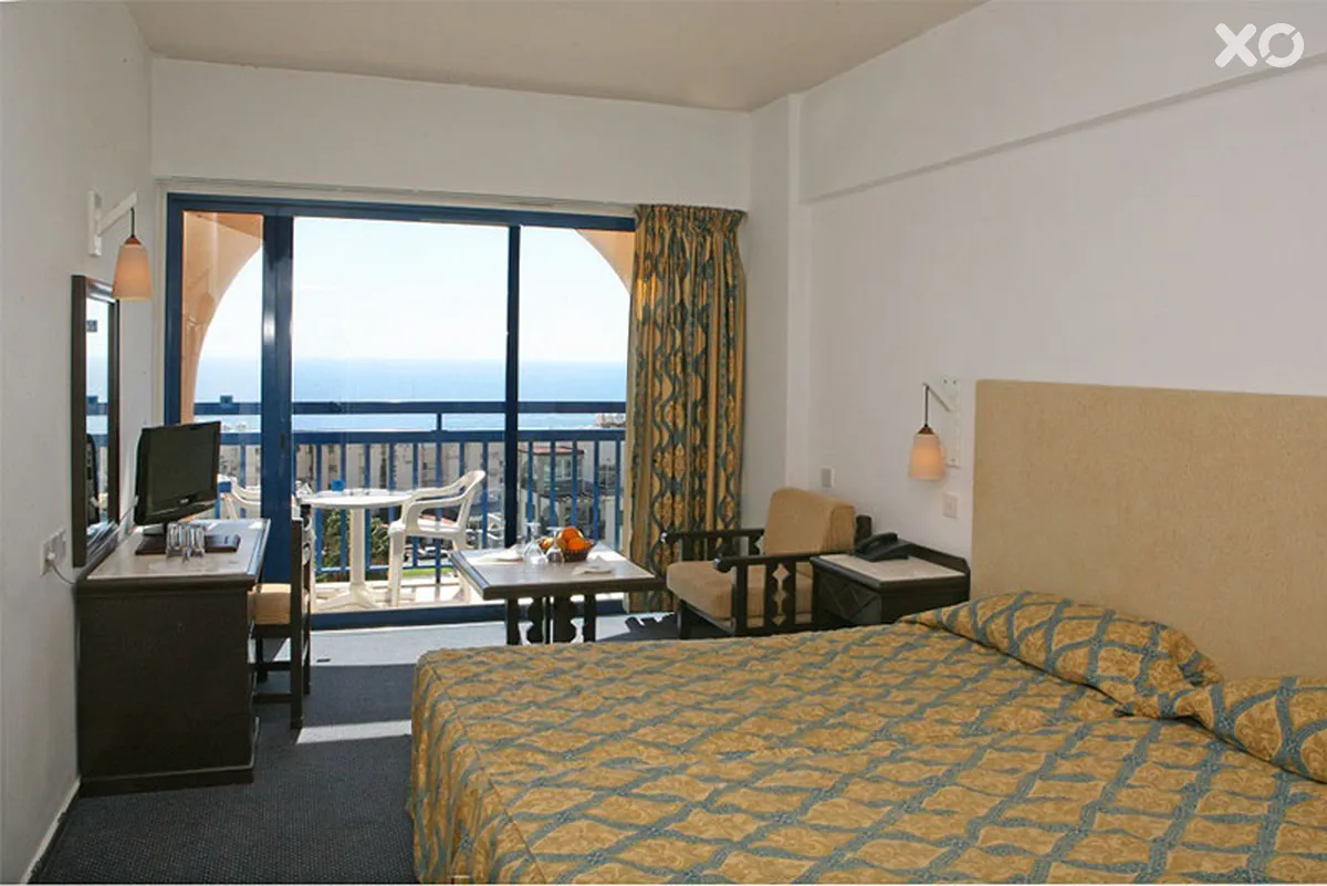 Navarria Hotel