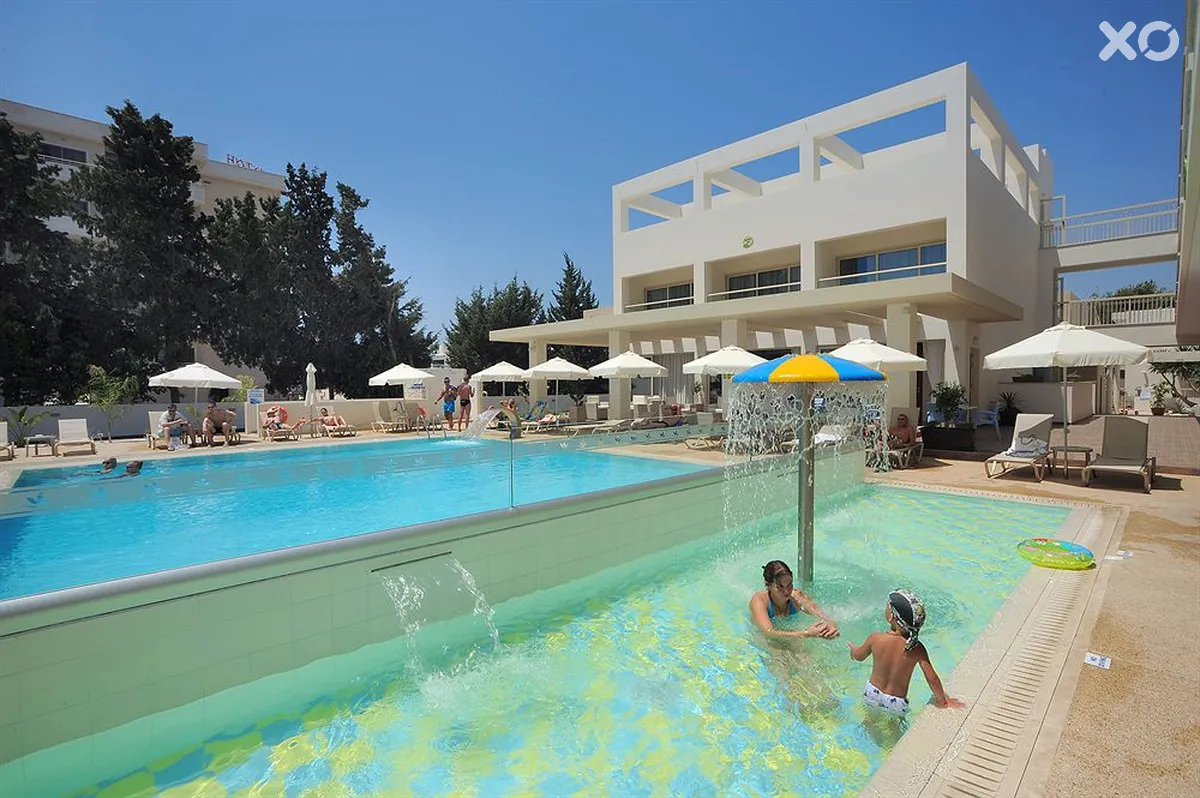 Nelia Gardens