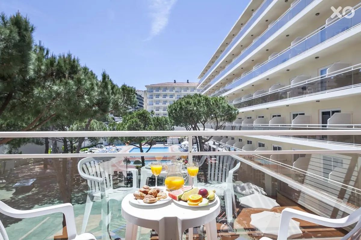 Oasis Park Hotel