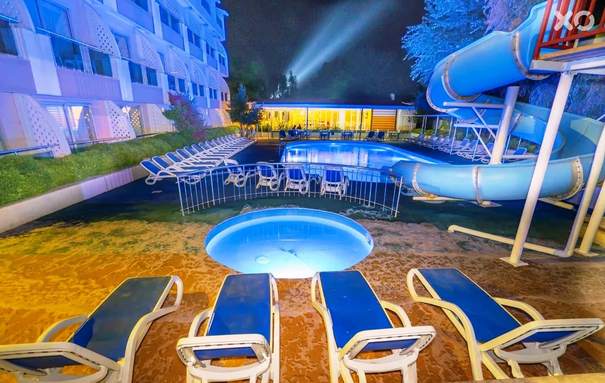 Aperion Beach Hotel