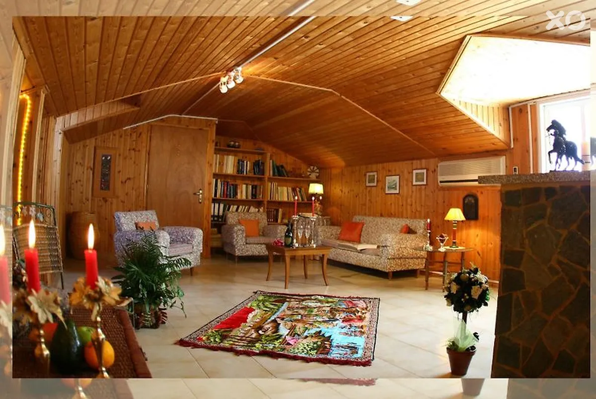 Ionis Art Hotel