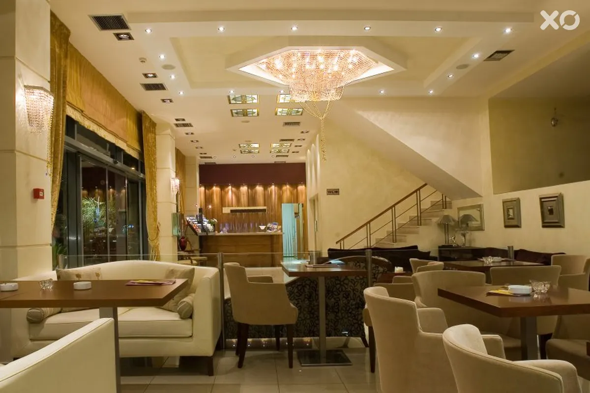 Crystal City Hotel