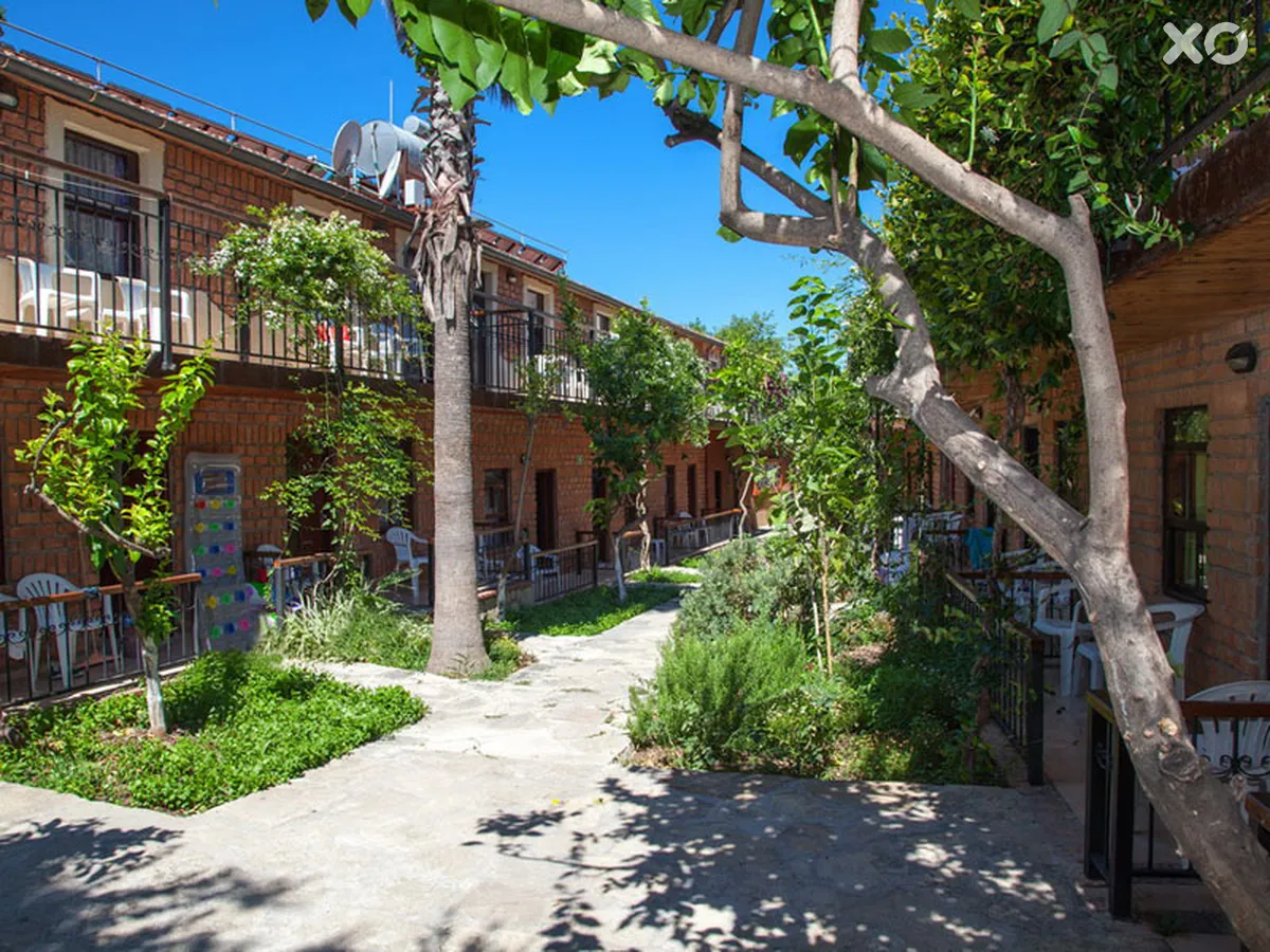 Leda Beach Hotel