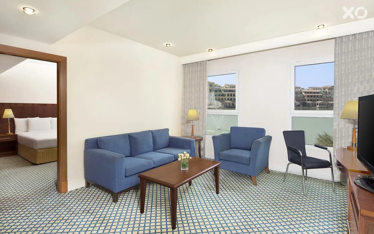 Copthorne Lakeview Hotel Dubai, Green Community
