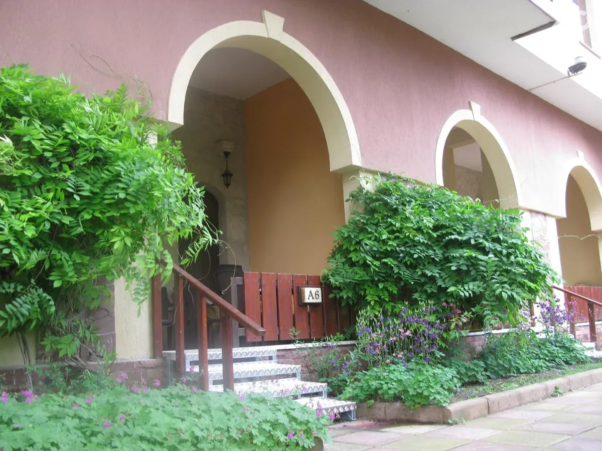 Estreya Residence Hotel