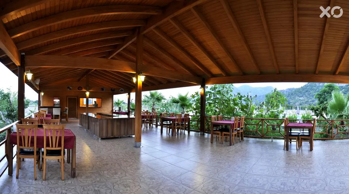 Apella Hotel