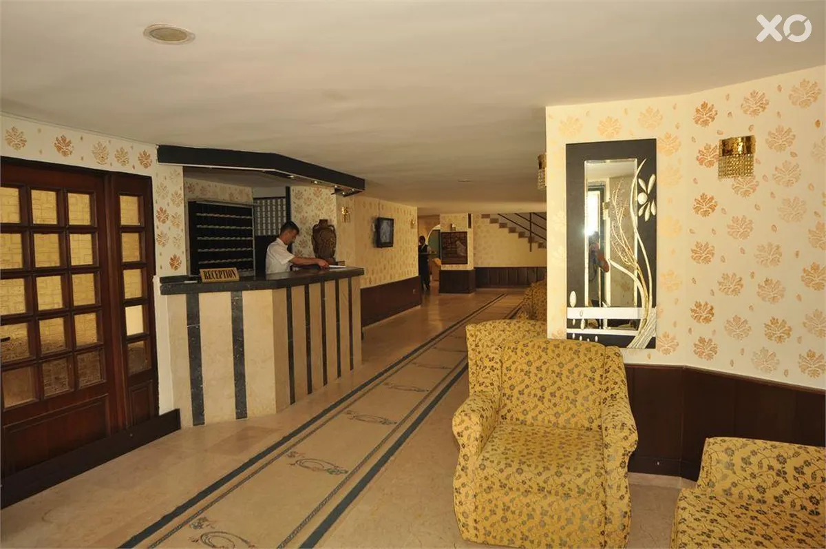 Gold Twins Family Beach Hotel