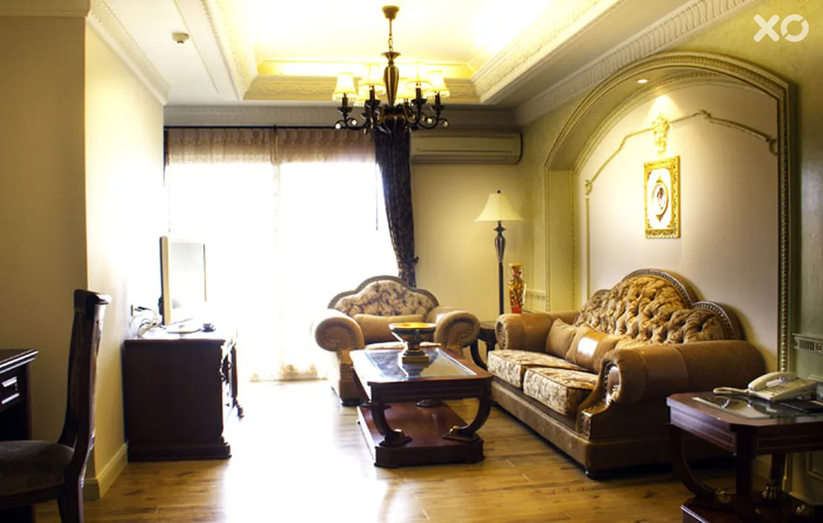 Four Seasons Place