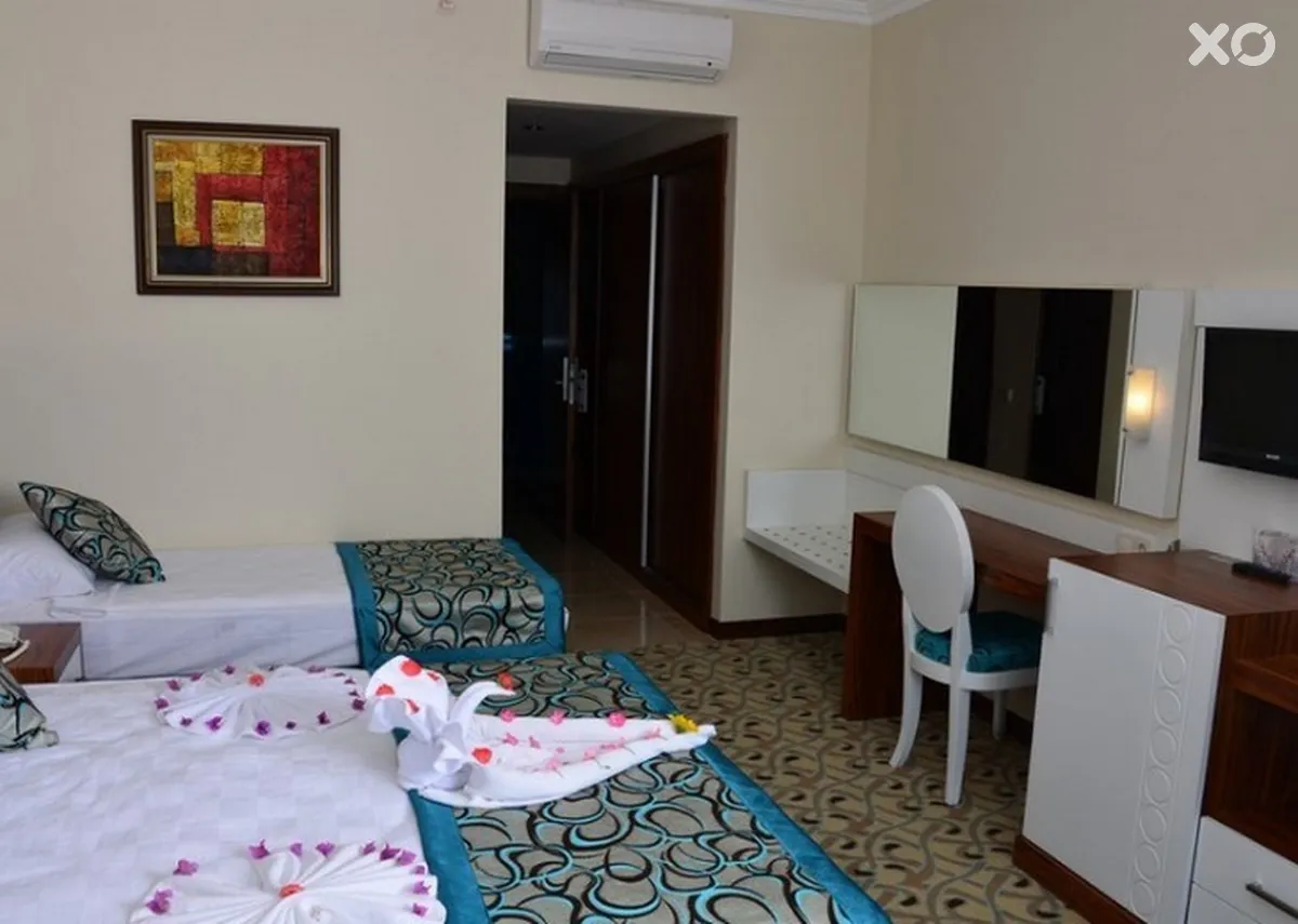 Club Side Coast Hotel