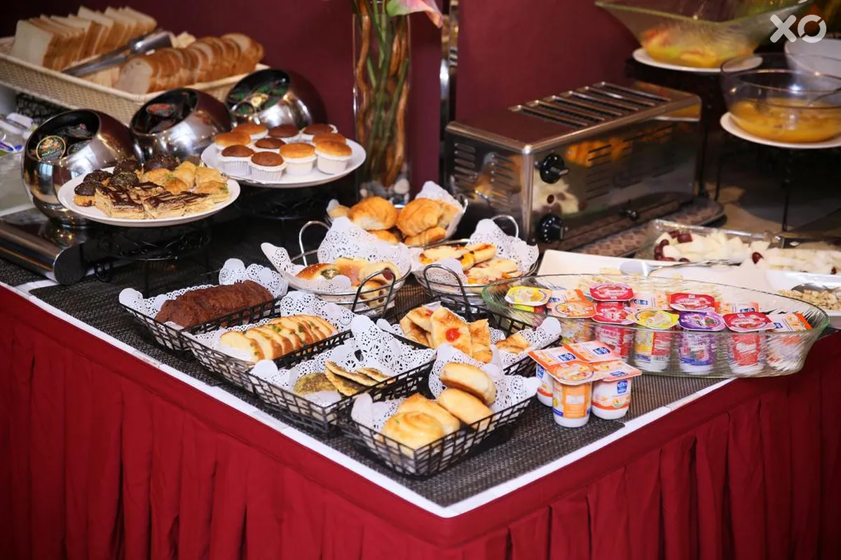 Al Hamra Hotel