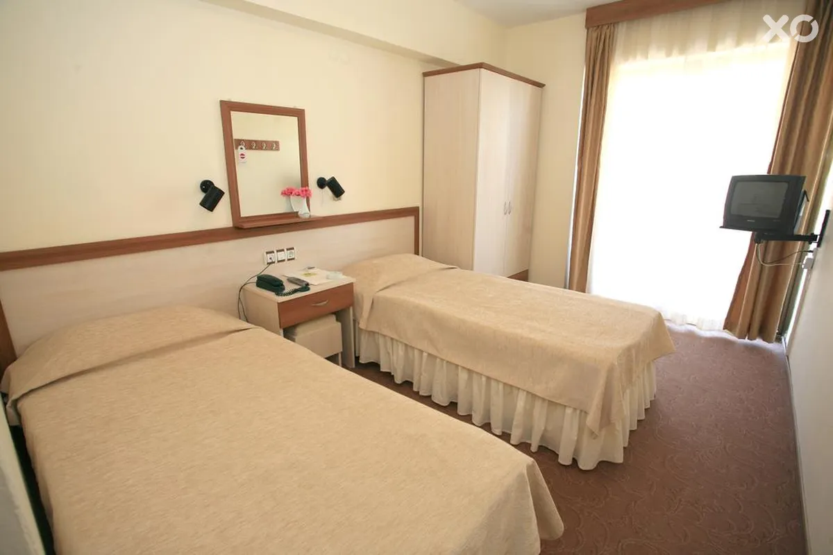 Saturn Hotel