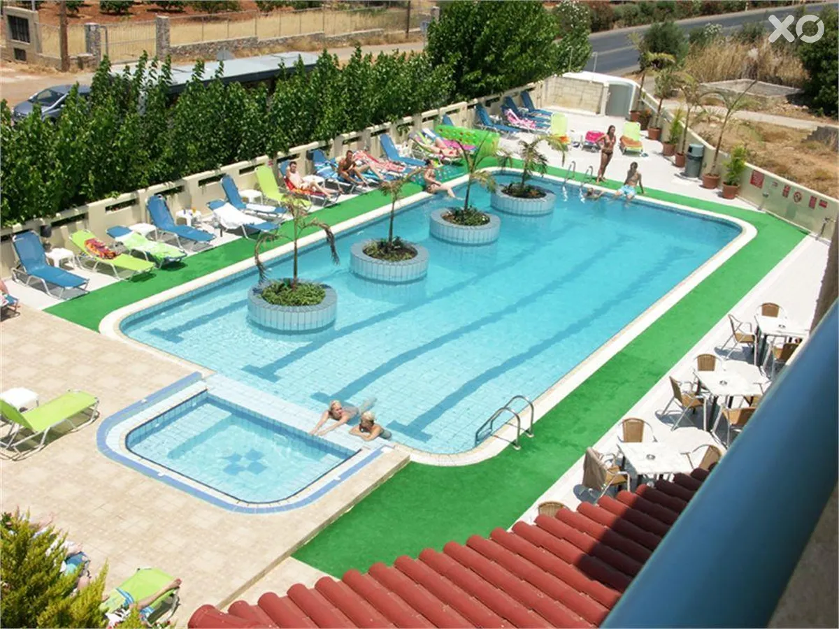 Nikos Hotel