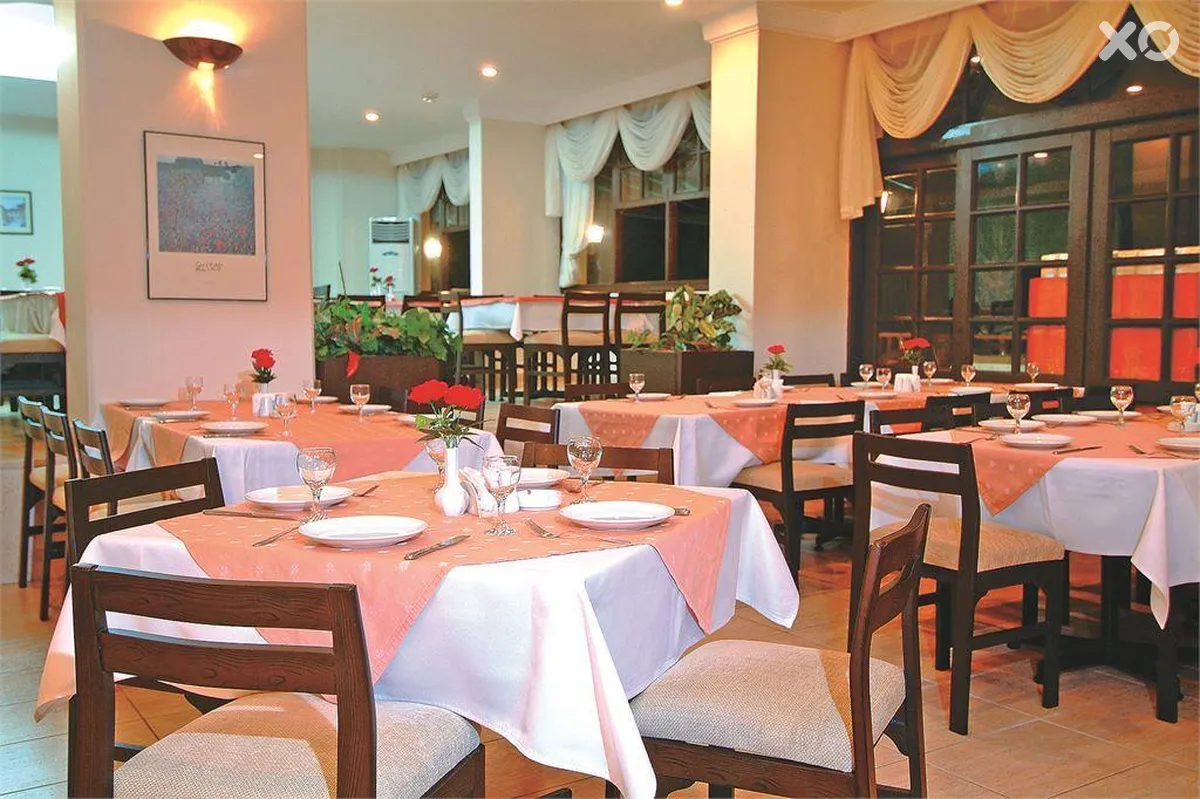 Anitas Beach Hotel
