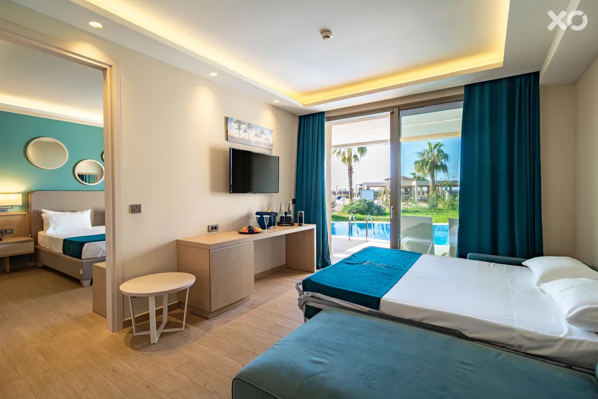 Almyros Beach Resort & Spa