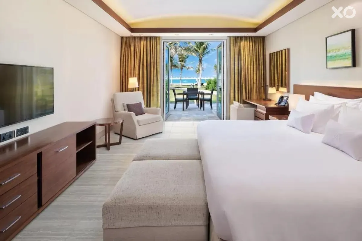 JA Palm Tree Court