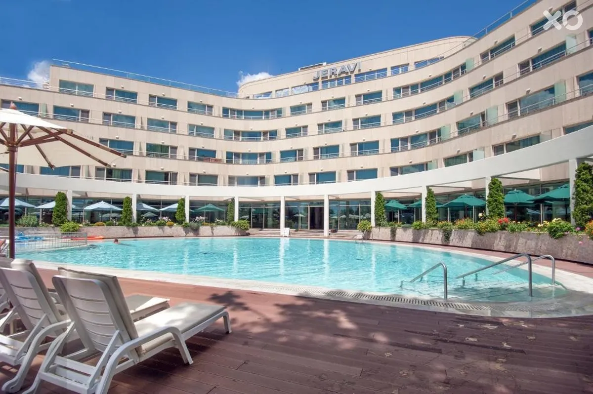 Jeravi Hotel