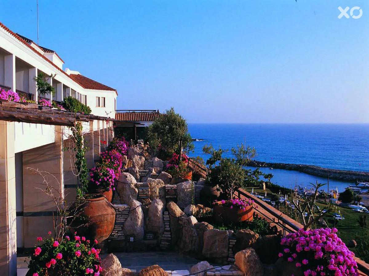 Coral Beach Hotel & Resort