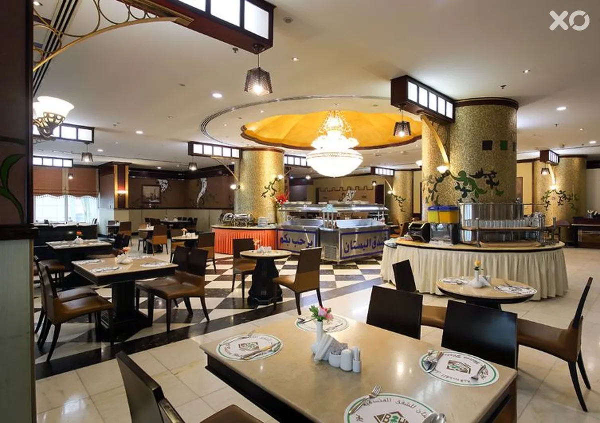 Al Bustan Tower Hotel Suites