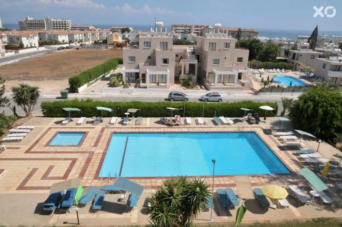 Debbie Xenia Hotel Apartments
