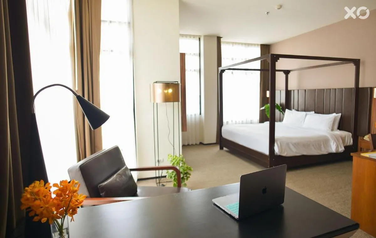 Grand Howard Hotel