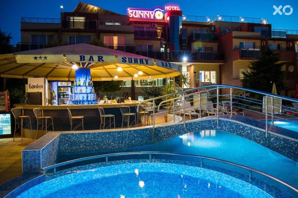 Sunny Hotel