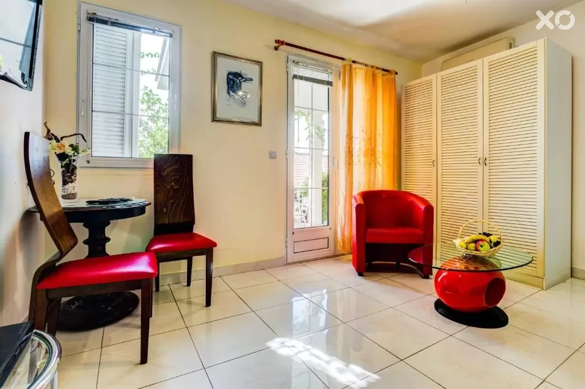 Sun Rose Apartments