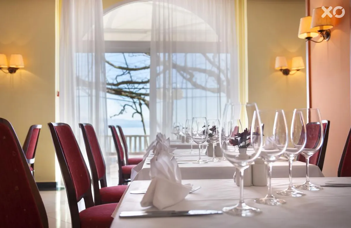 Kristal Hotel