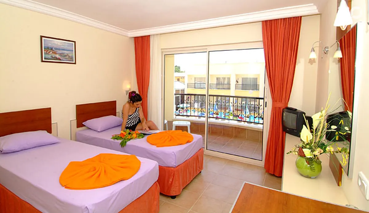 Sayanora Hotel