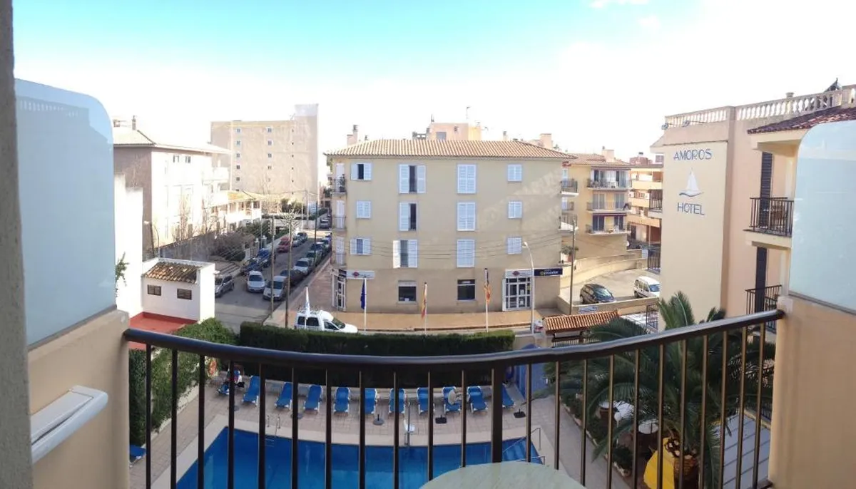 Amoros Hotel