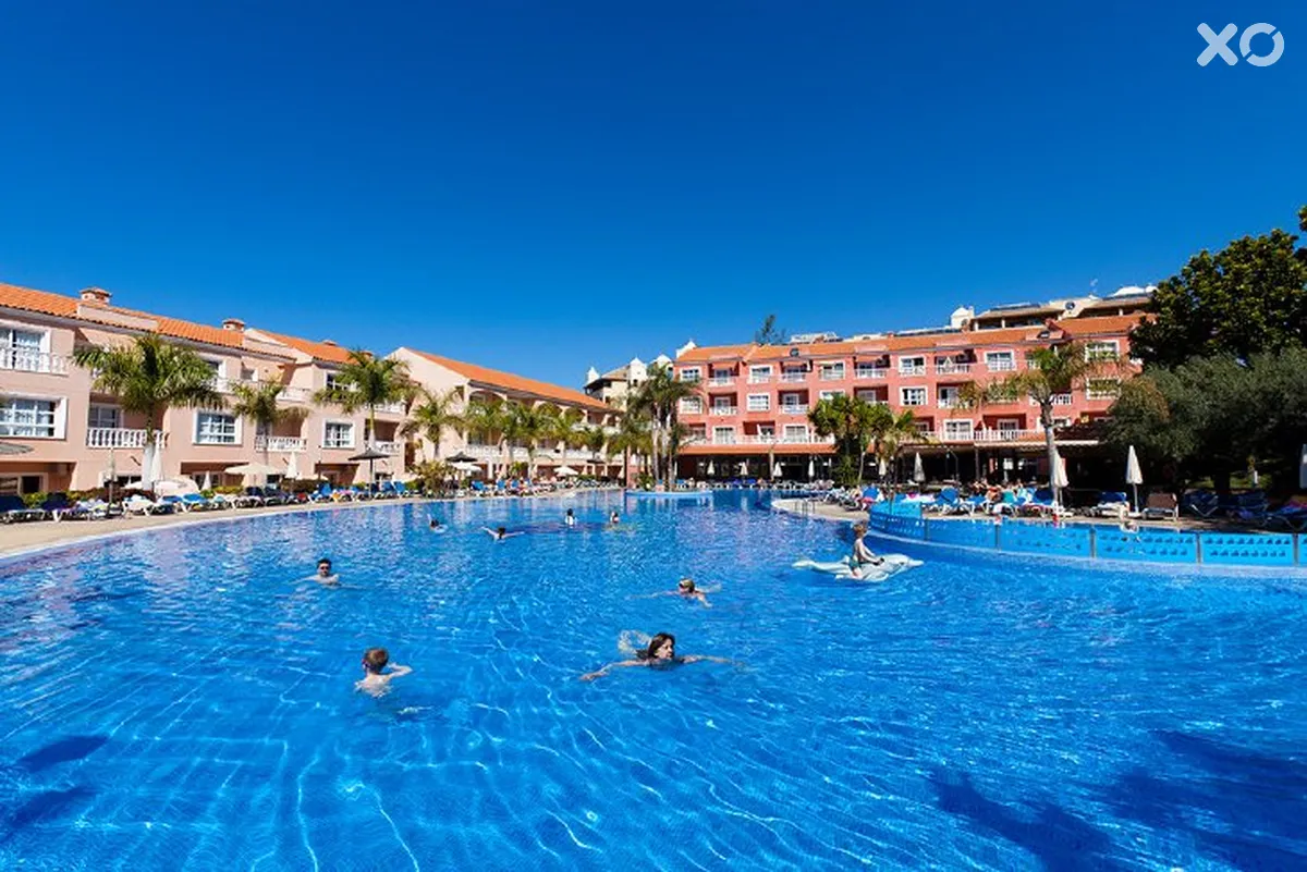 El Duque Aparthotel