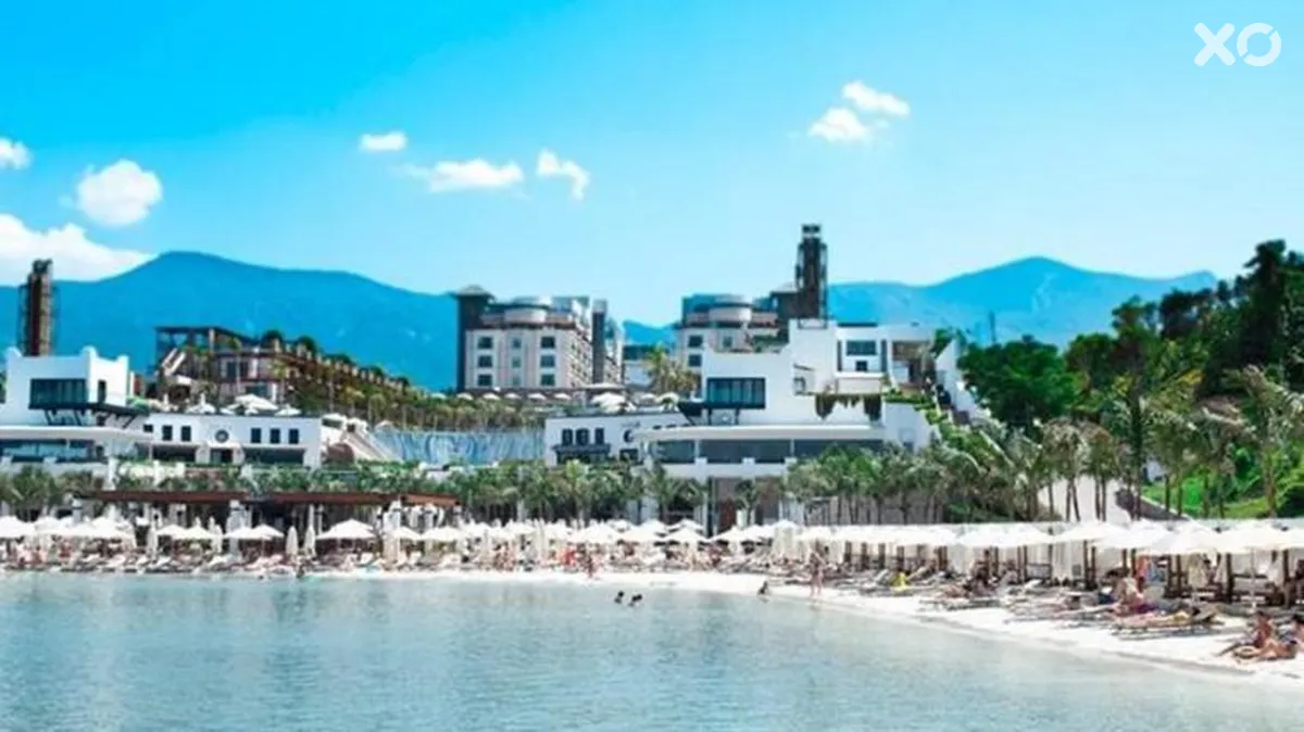 Cratos Premium Hotel & Casino