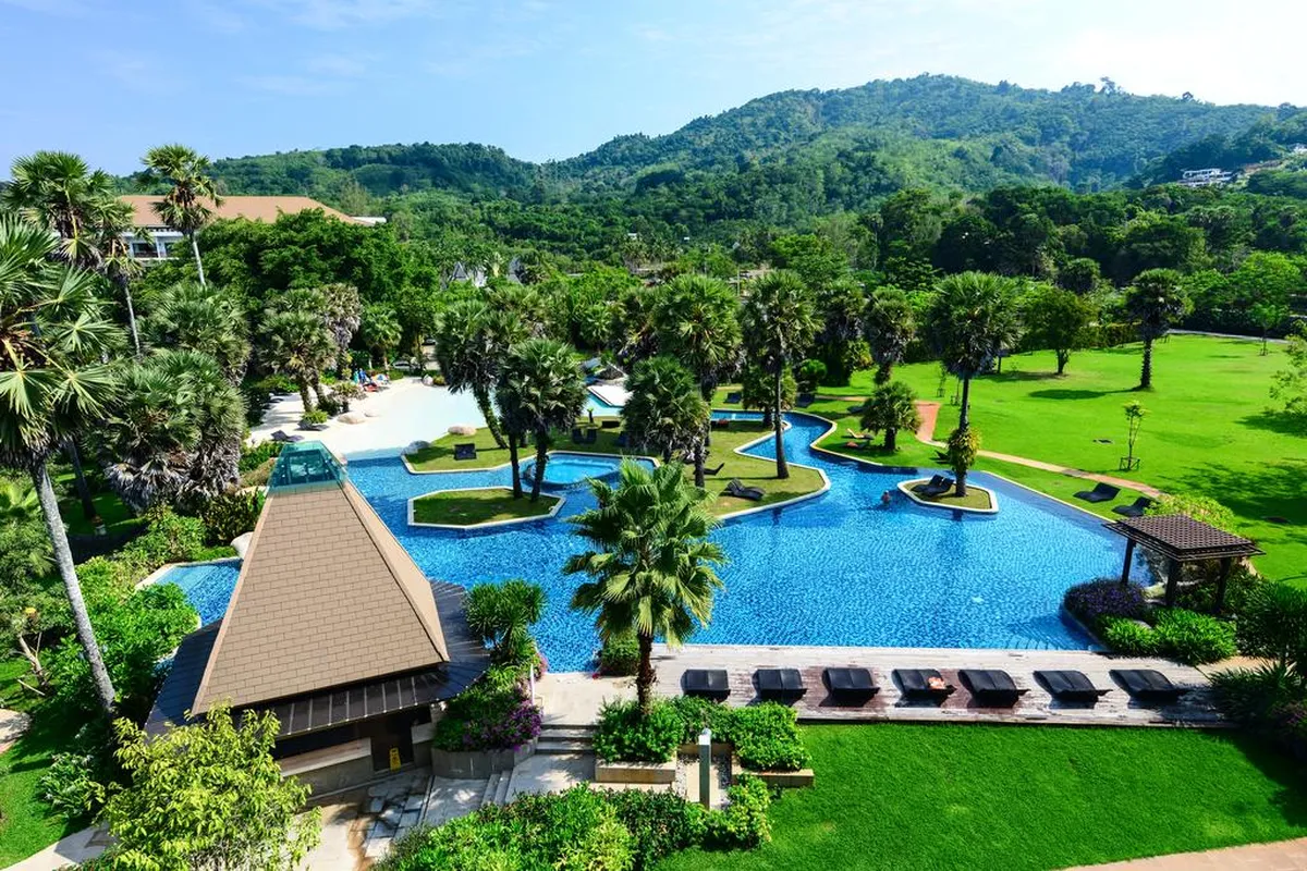 Naithonburi Beach Resort