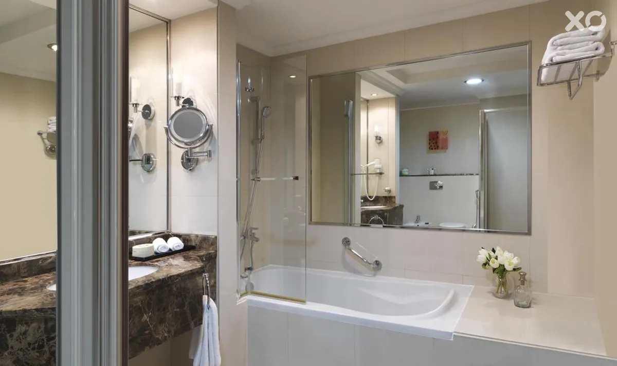 Park Regis Kris Kin Hotel