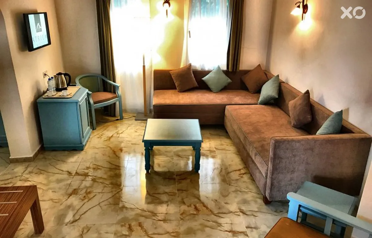 Atrium Hotel
