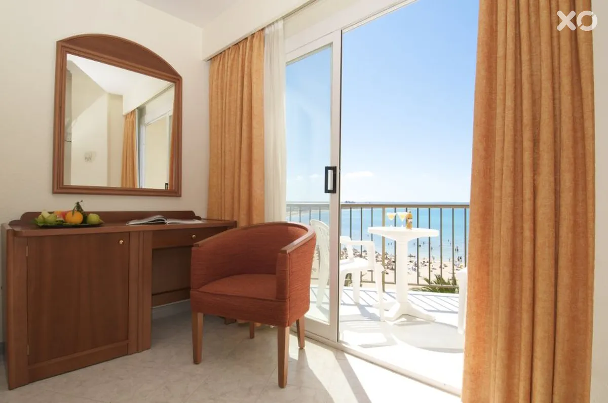 Las Arenas Hotel
