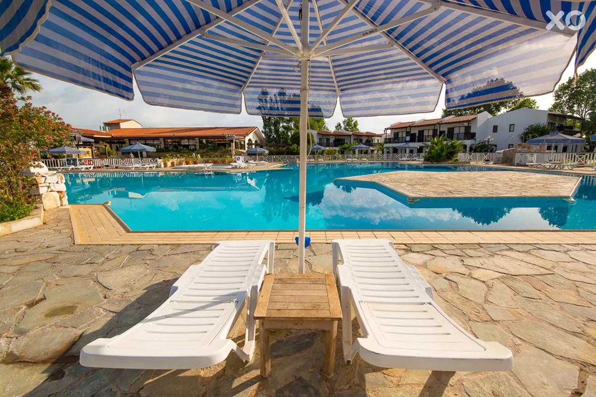Golden Coast Hotel & Bungalows