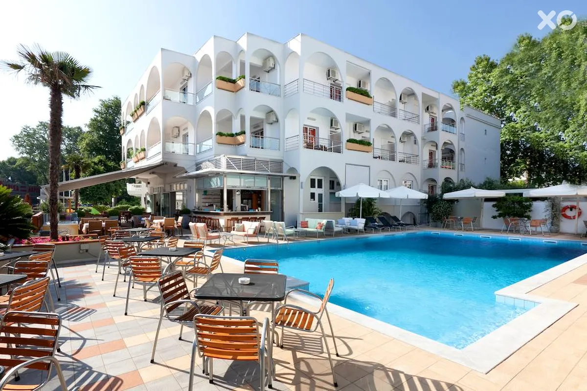 Kronos Hotel