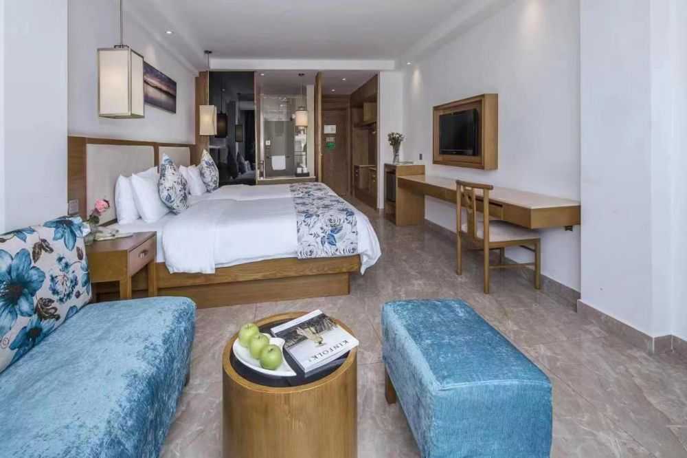 Бухта Саньявань для пляжного відпочинку! Власний пляж, шезлонги та пологий вхід у море