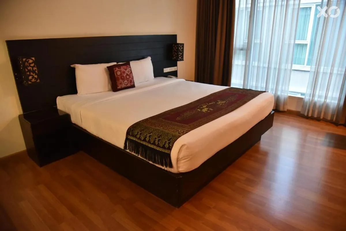 Boss Suites Nana Hotel